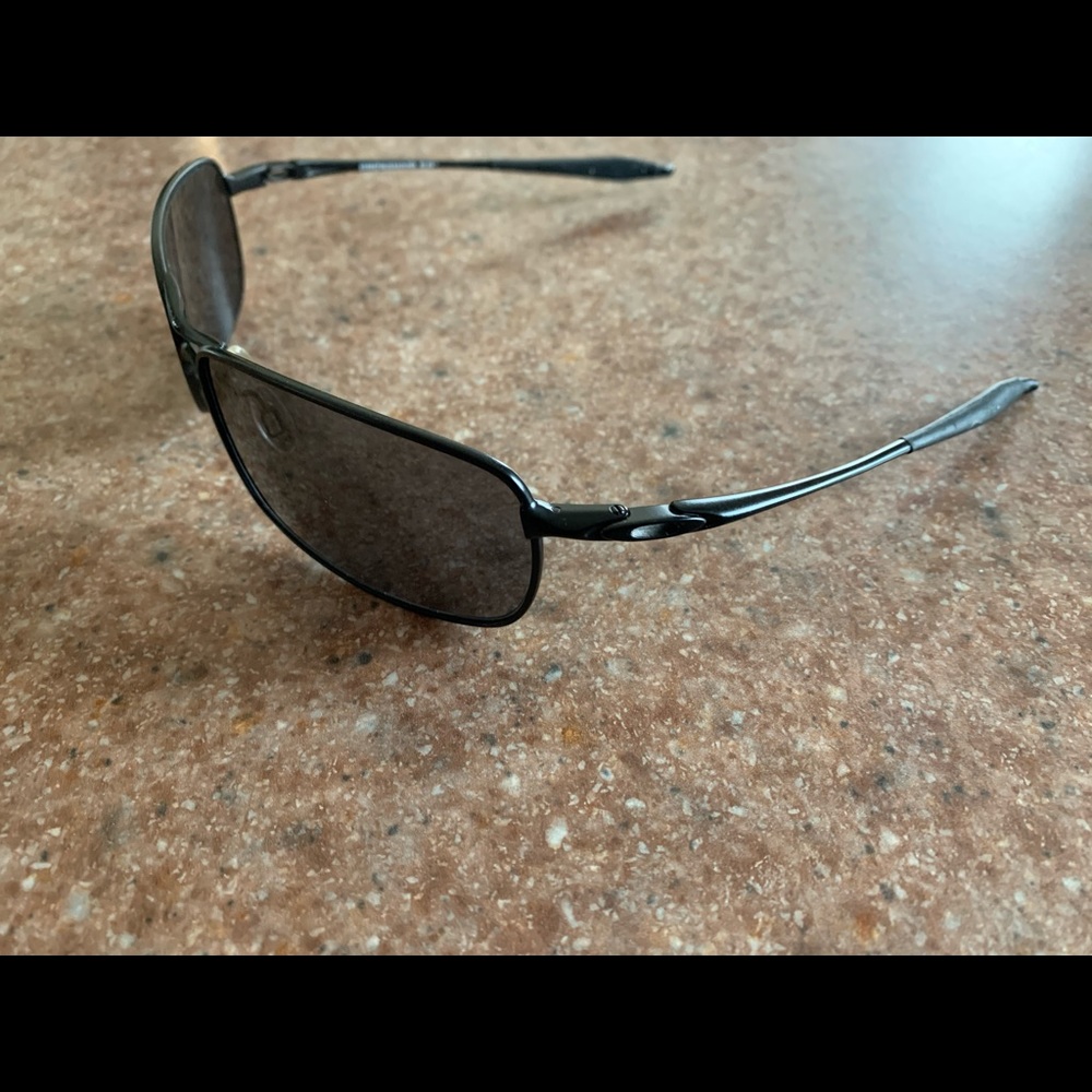 Men’s Oakley sunglasses